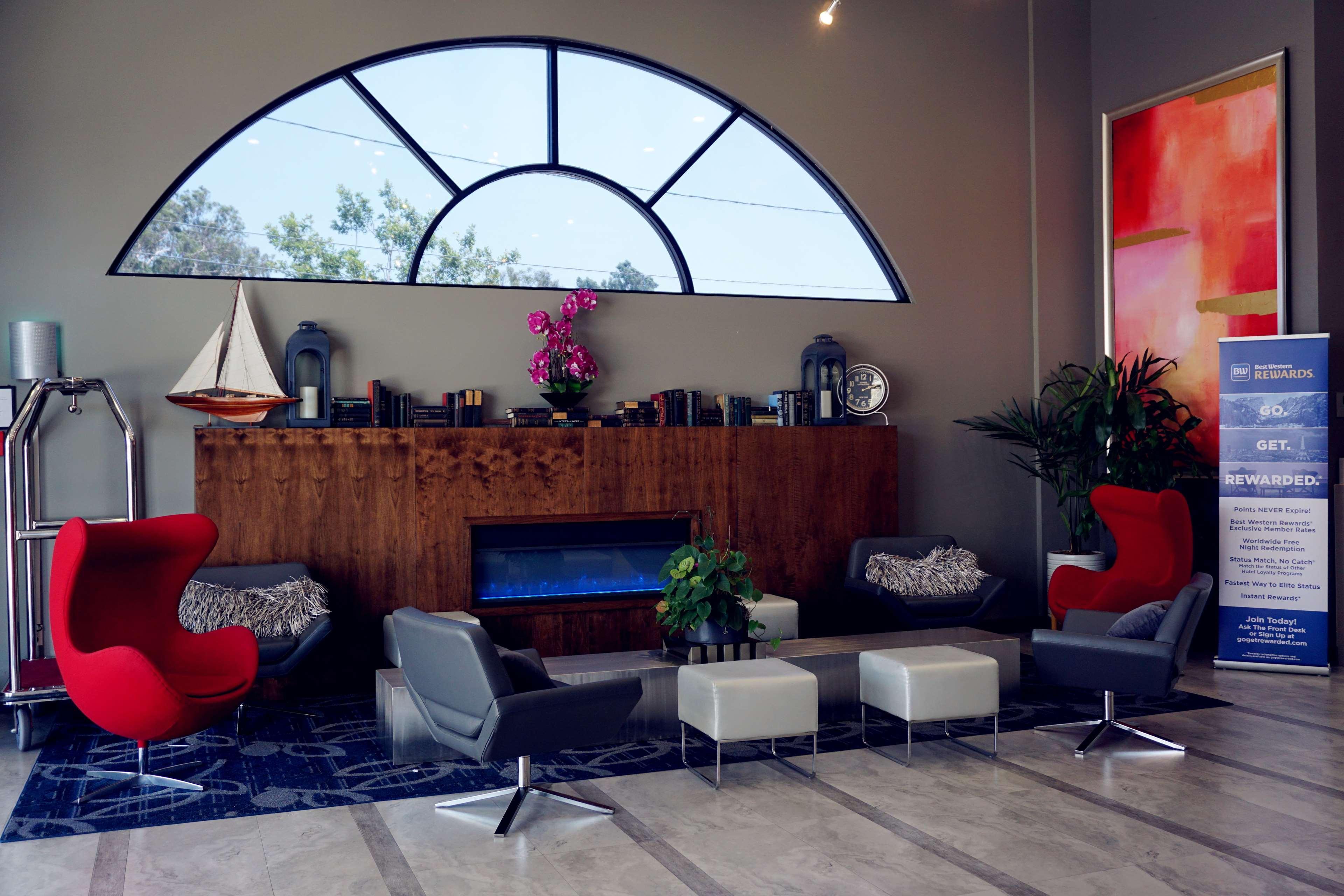 Hartford Western Signature Collection Hotel